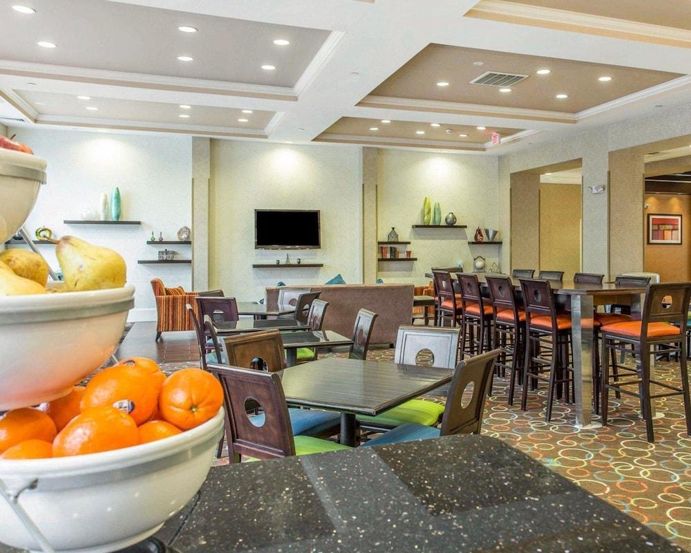 Comfort Suites Florence I-95 Екстер'єр фото