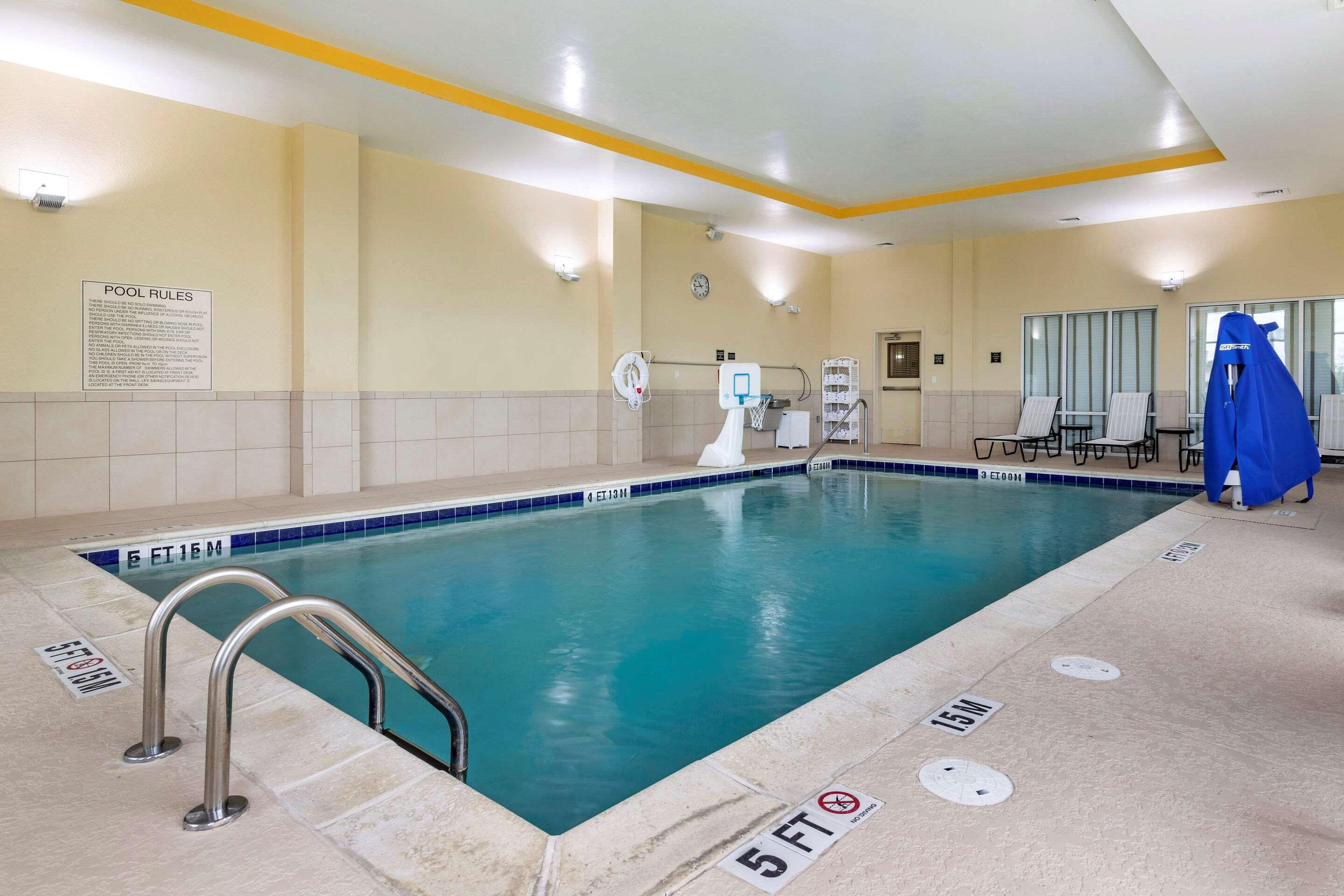 Comfort Suites Florence I-95 Екстер'єр фото